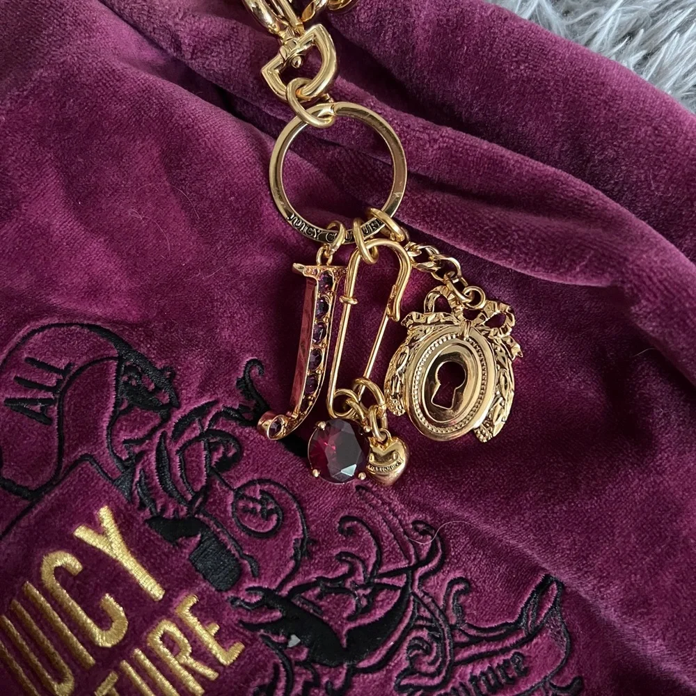juicy couture velour early 2000s large tote.
WITH MATCHING WALLET - Picture 2 of 3